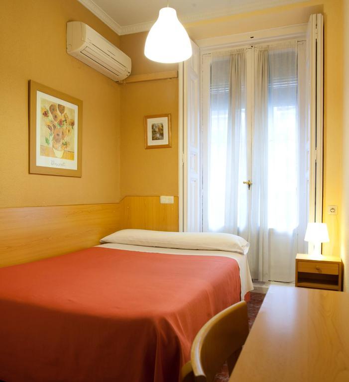 Hostal Prim Μαδρίτη Δωμάτιο φωτογραφία