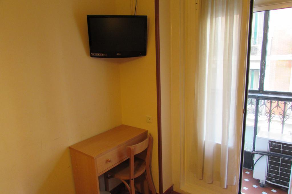 Hostal Prim Μαδρίτη Εξωτερικό φωτογραφία