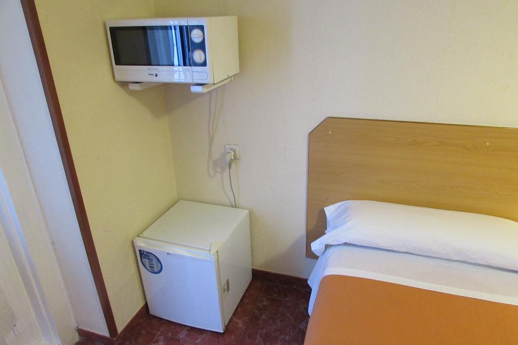 Hostal Prim Μαδρίτη Εξωτερικό φωτογραφία
