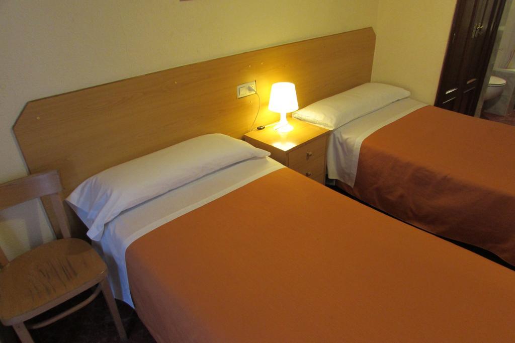 Hostal Prim Μαδρίτη Εξωτερικό φωτογραφία