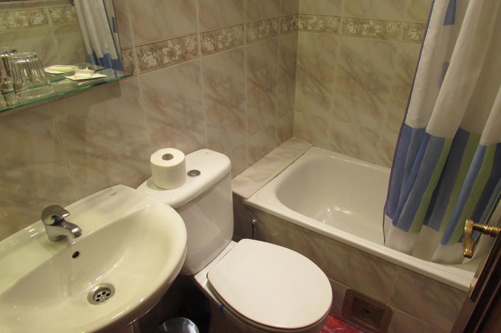 Hostal Prim Μαδρίτη Εξωτερικό φωτογραφία